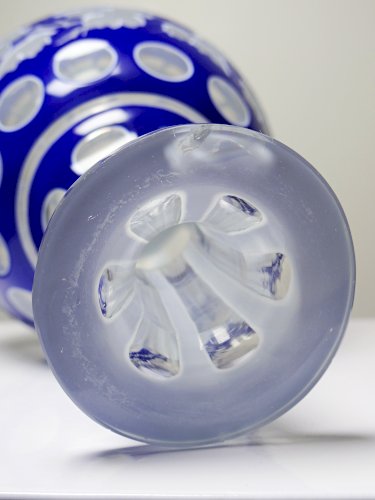 Duo de petits vases cristal "overlay" taillé émail bleu et blanc anciens