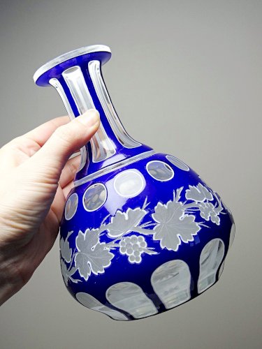 Duo de petits vases cristal "overlay" taillé émail bleu et blanc anciens