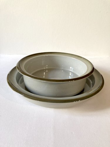 Duo de plats de service en grès de grand feu, faïencerie de Brenne, années 1970-1980