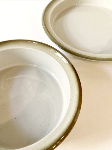 Duo de plats de service en grès de grand feu, faïencerie de Brenne, années 1970-1980