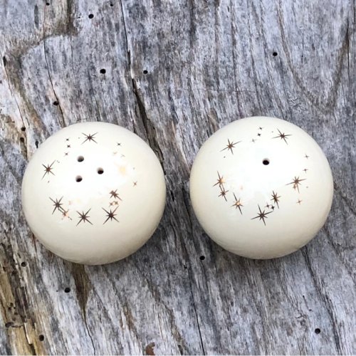 Duo salière et poivrière crème et dorées