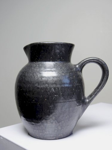 Duo théière boule et pot à lait vintages Grès Village émail noir brillant