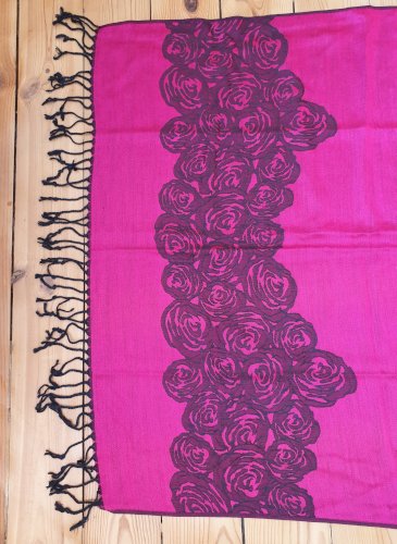 Echarpe douce 165 X 70 rose aux motifs de roses
