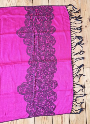 Echarpe douce 165 X 70 rose aux motifs de roses