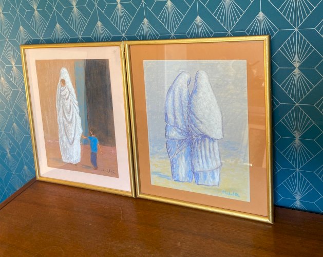 Ecole orientaliste moderne, paire de pastels. Signées. Encadrées et sous verre.