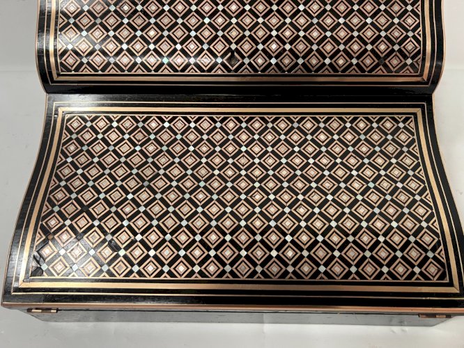 Ecritoire Napoléon III en bois noir et marquetrerie a la Reine XIX siècle