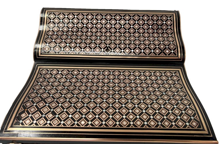 Ecritoire Napoléon III en bois noir et marquetrerie a la Reine XIX siècle