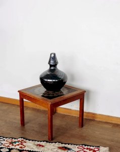 Edmond, the large black vase No. 25