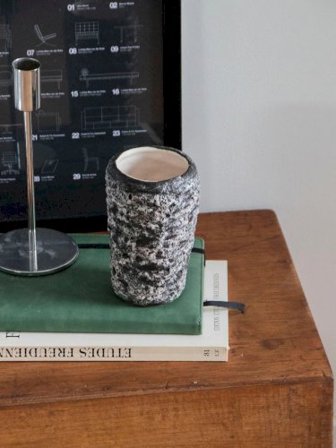 Edmond, le vase en Fat Lava N°70