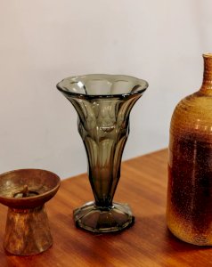Edmond, the green glass vase No. 90