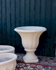 Edmond, the Médicis vase in stone No. 18