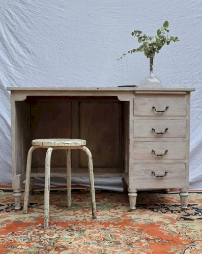 Edouard, le bureau patiné en pin N°512