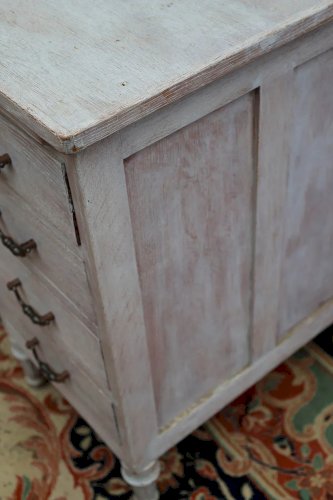 Edouard, le bureau patiné en pin N°512