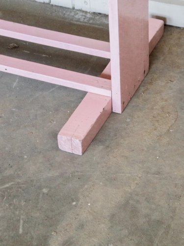 Edouard, le bureau pupitre rose N°258