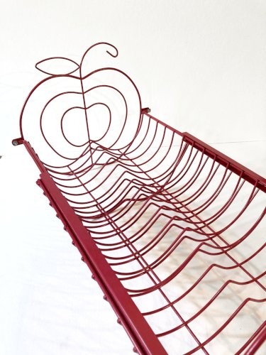 Égouttoir vintage en métal rouge, forme de pomme