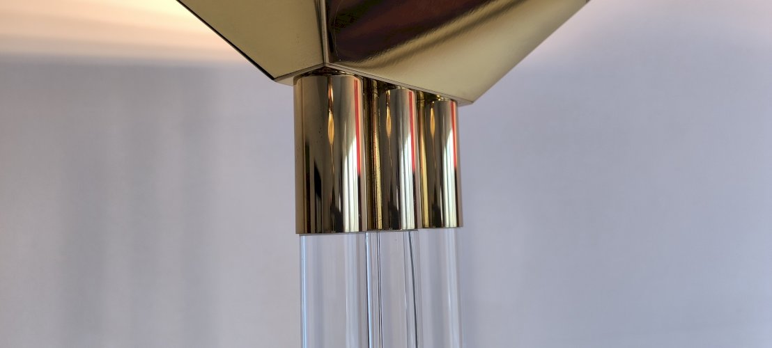 ✨✨ Magnifique et rare lampadaire Allemand signé VEREINIGTE WERKSTÄTTEN en lucite et laiton ✨✨