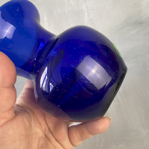 Elégant petit vase verre soufflé bleu cobalt , Murano ?