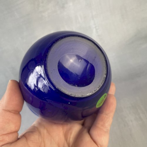 Elégant petit vase verre soufflé bleu cobalt , Murano ?