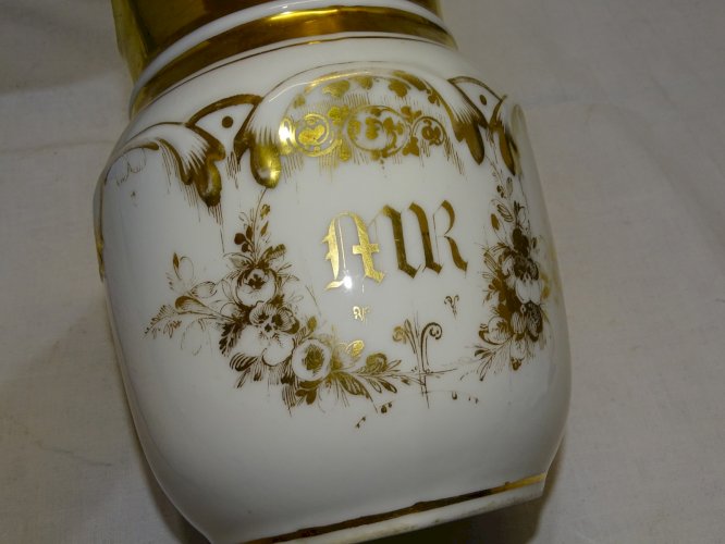 -ELEGANT PICHET BROC à EAU PORCELAINE DE PARIS XIXe COLLECTION VITRINE D