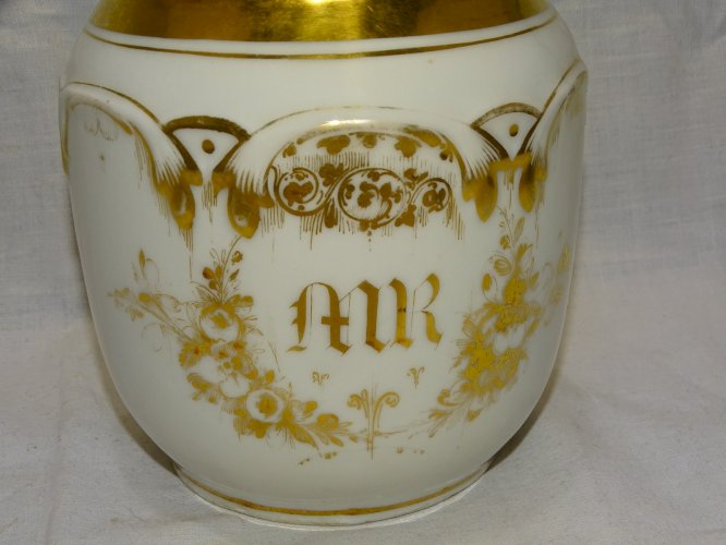 -ELEGANT PICHET BROC à EAU PORCELAINE DE PARIS XIXe COLLECTION VITRINE D