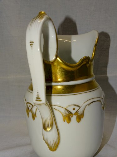 -ELEGANT PICHET BROC à EAU PORCELAINE DE PARIS XIXe COLLECTION VITRINE D