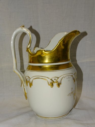-ELEGANT PICHET BROC à EAU PORCELAINE DE PARIS XIXe COLLECTION VITRINE D