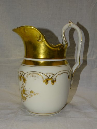 -ELEGANT PICHET BROC à EAU PORCELAINE DE PARIS XIXe COLLECTION VITRINE D