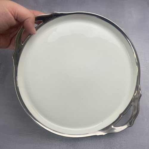 Elégant plat plateau double anses porcelaine blanche et bord argenté MEHUN