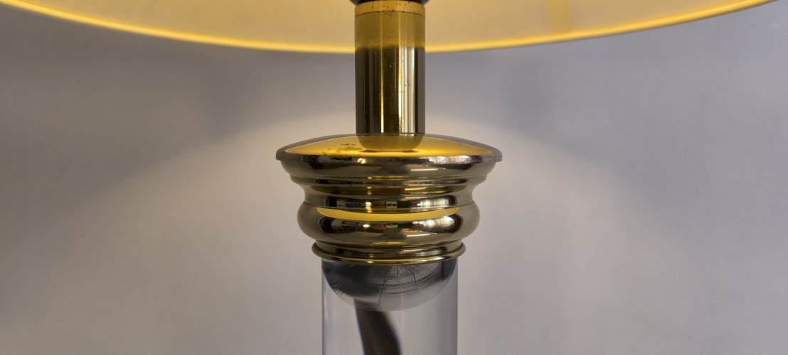 ?✨ Elégante lampe Colonne signée ‘’Le Dauphin’’ vintage 70/80 en altuglas et laiton abat-jour neuf ✨?
