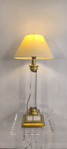 ?✨ Elégante lampe Colonne signée ‘’Le Dauphin’’ vintage 70/80 en altuglas et laiton abat-jour neuf ✨?
