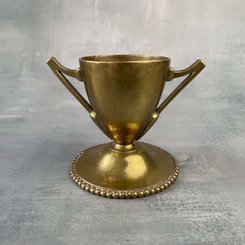Elégante petite coupe sur pied en bronze doré ~7.5cm