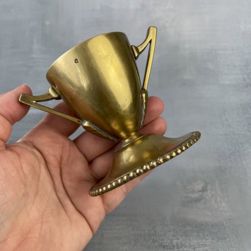 Elégante petite coupe sur pied en bronze doré ~7.5cm