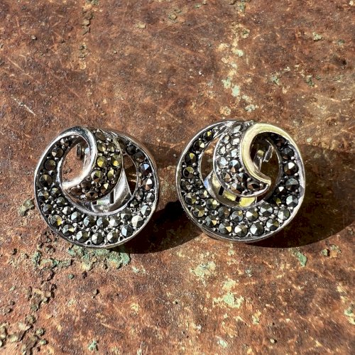 Élégantes boucles d’oreilles circa 1950/1960 argent massif / Marcassites Vintage