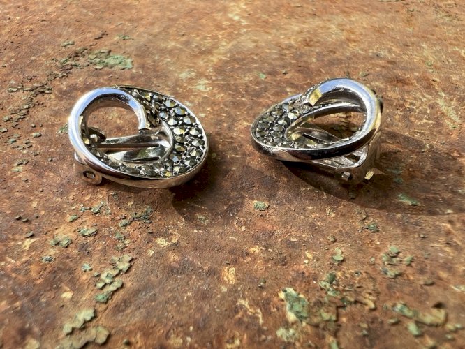 Élégantes boucles d’oreilles circa 1950/1960 argent massif / Marcassites Vintage