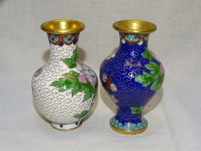 -EMAUX CLOISONNES 2 VASES A VIOLETTES 1 PETIT VASE & 1 BOITE à PILULES  D