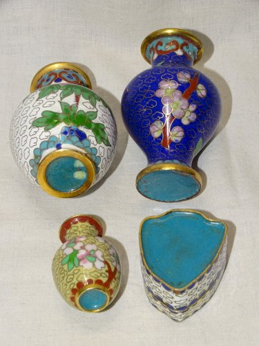 -EMAUX CLOISONNES 2 VASES A VIOLETTES 1 PETIT VASE & 1 BOITE à PILULES  D