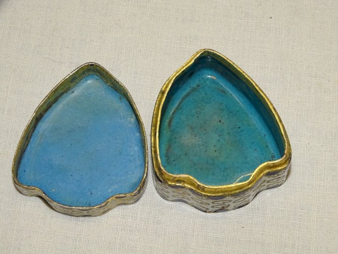 -EMAUX CLOISONNES 2 VASES A VIOLETTES 1 PETIT VASE & 1 BOITE à PILULES  D