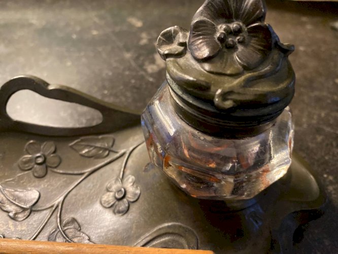 Encrier Art nouveau signé R. Elias – Belle Époque – régule et verre