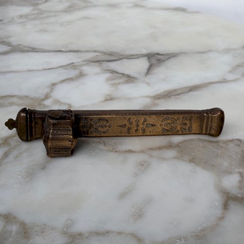 Encrier de voyage en bronze finement gravé XIXe Moyen-Orient  M4007