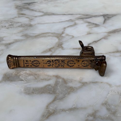 Encrier de voyage en bronze finement gravé XIXe Moyen-Orient  M4007
