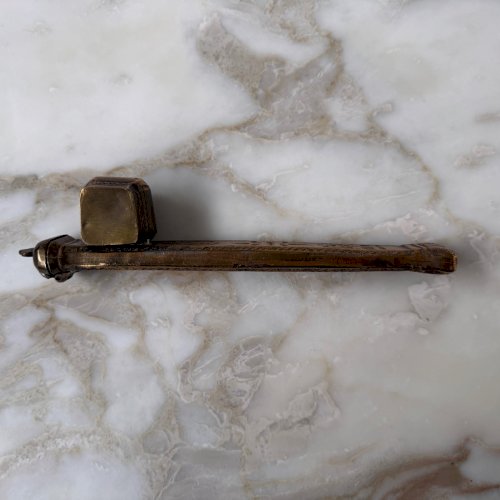 Encrier de voyage en bronze finement gravé XIXe Moyen-Orient  M4007