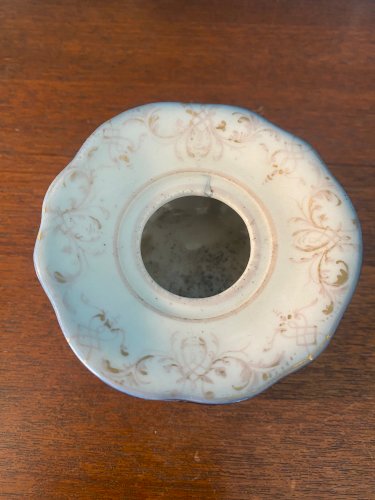 Encrier du XIXème, en porcelaine blanche.