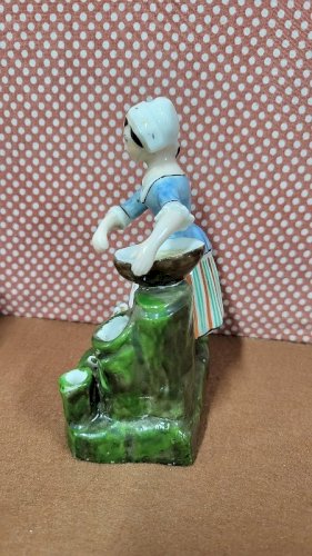 ENCRIER EN PORCELAINE DE PARIS SUJET LA BASSE COUR