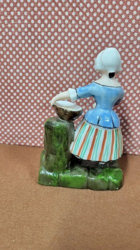 ENCRIER EN PORCELAINE DE PARIS SUJET LA BASSE COUR