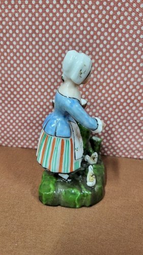 ENCRIER EN PORCELAINE DE PARIS SUJET LA BASSE COUR