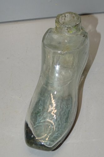 -ENCRIER VERRE BLEU FORME CHAUSSURE N ANTOINE sur TALON en EPAISSEUR INKWELL  D