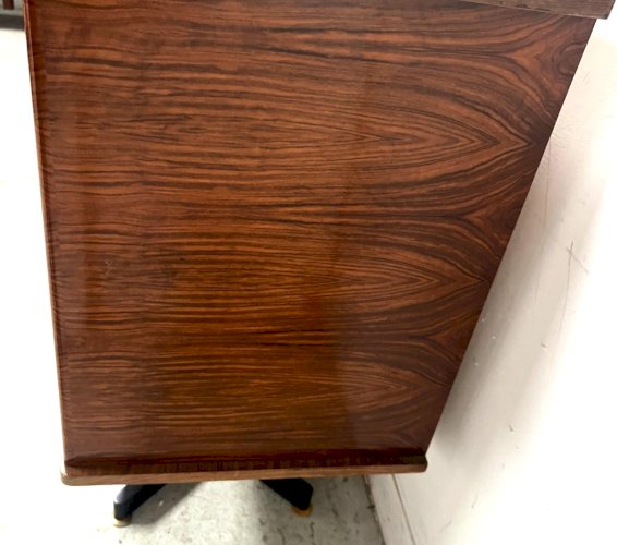 Enfilade Dannoise en bois de placage et pietement en fer XX siècle