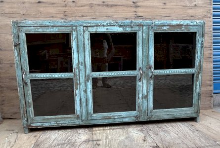 Enfilade vitrée en teck birman avec patine turquoise dorigine