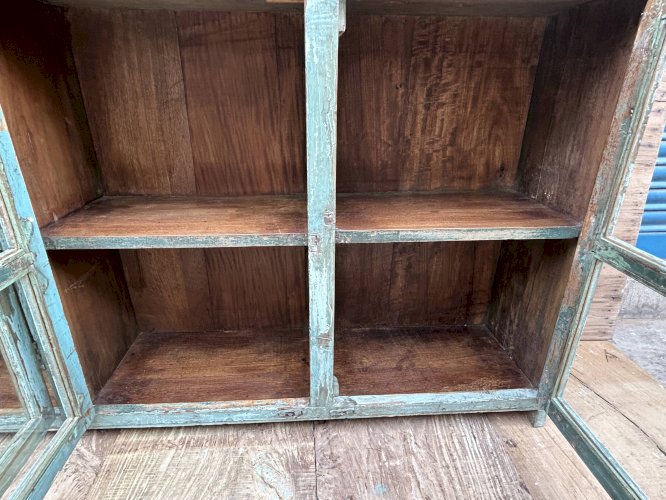 Enfilade vitrée en teck birman avec patine turquoise dorigine