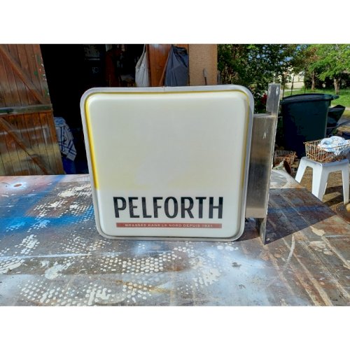 Enseigne Lumineuse Double Façe  Pelforth 